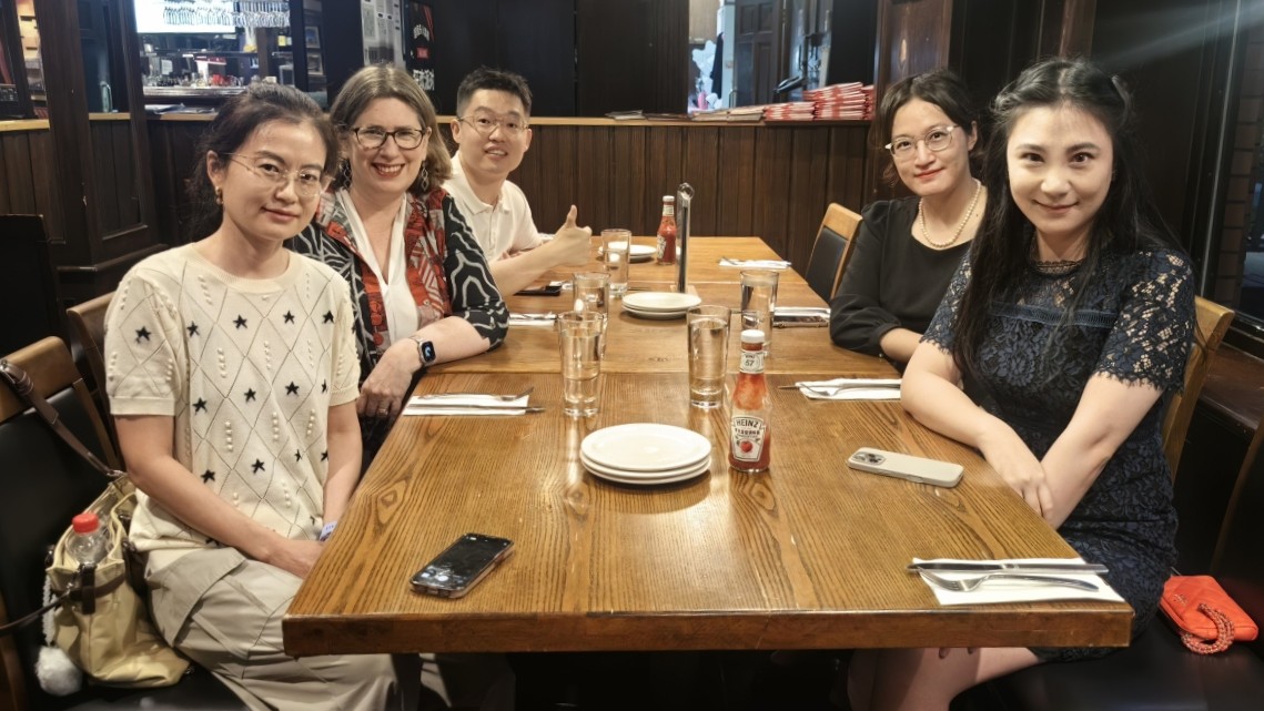 On 1 October 2025, four alumni in Beijing caught up with our Dean, Professor Jenny George (pictured above from left to right: Corrine Chee, Jenny, Hexian Wang, Grace Bao and Kay Chai) during China’s Golden Week public holidays.  